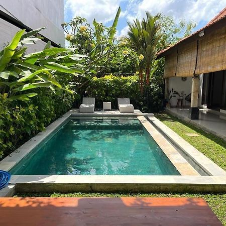 Heart Of Canggu - Villa Embra Exteriör bild